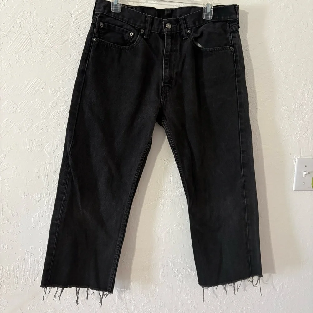 Levi’s 505 Jeans 34 x 23.5 (tag 34x32)‎ Black Regular Fit Cropped Classic Denim